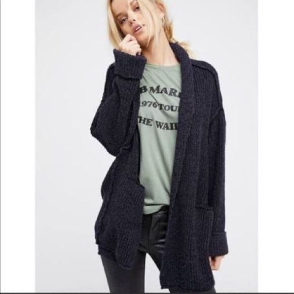 ✨HP✨Free People Low Tide Oversized Cardigan✨ - Picture 1 of 8
